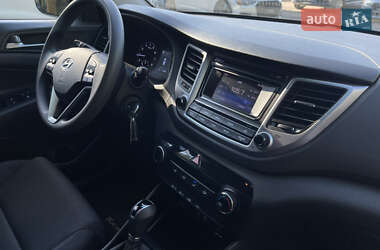 Внедорожник / Кроссовер Hyundai Tucson 2016 в 