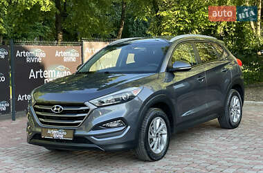 Внедорожник / Кроссовер Hyundai Tucson 2016 в 