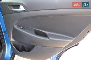 Внедорожник / Кроссовер Hyundai Tucson 2017 в 