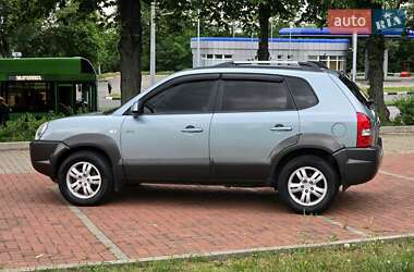 Внедорожник / Кроссовер Hyundai Tucson 2006 в 