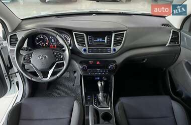 Внедорожник / Кроссовер Hyundai Tucson 2016 в 