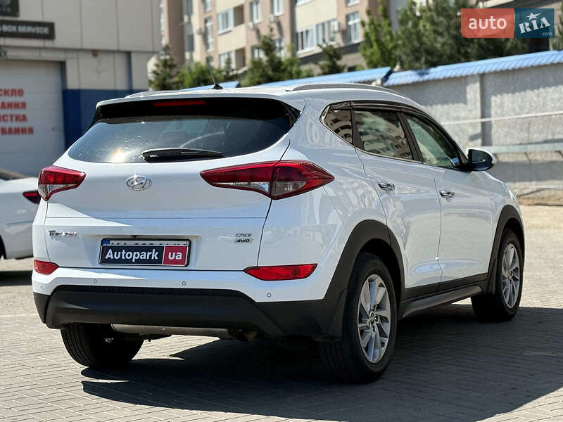 Позашляховик / Кросовер Hyundai Tucson 2016 в Одесі