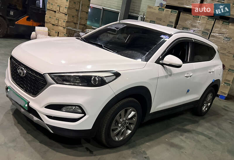 Внедорожник / Кроссовер Hyundai Tucson 2017 в 