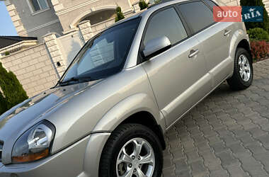 Внедорожник / Кроссовер Hyundai Tucson 2008 в 
