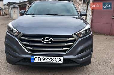 Внедорожник / Кроссовер Hyundai Tucson 2015 в 