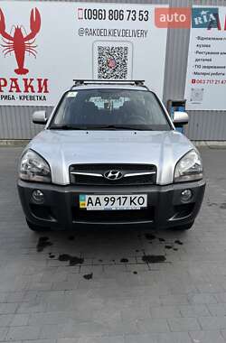 Внедорожник / Кроссовер Hyundai Tucson 2011 в 