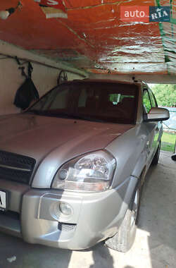 Внедорожник / Кроссовер Hyundai Tucson 2005 в 