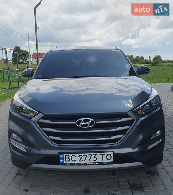 Внедорожник / Кроссовер Hyundai Tucson 2015 в 