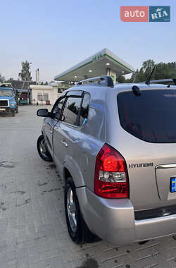 Позашляховик / Кросовер Hyundai Tucson 2004 в 