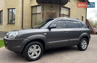 Внедорожник / Кроссовер Hyundai Tucson 2009 в 