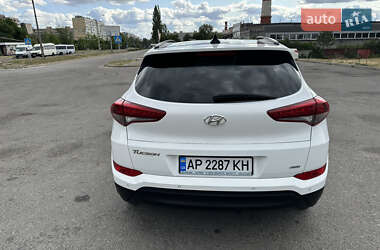 Внедорожник / Кроссовер Hyundai Tucson 2016 в 