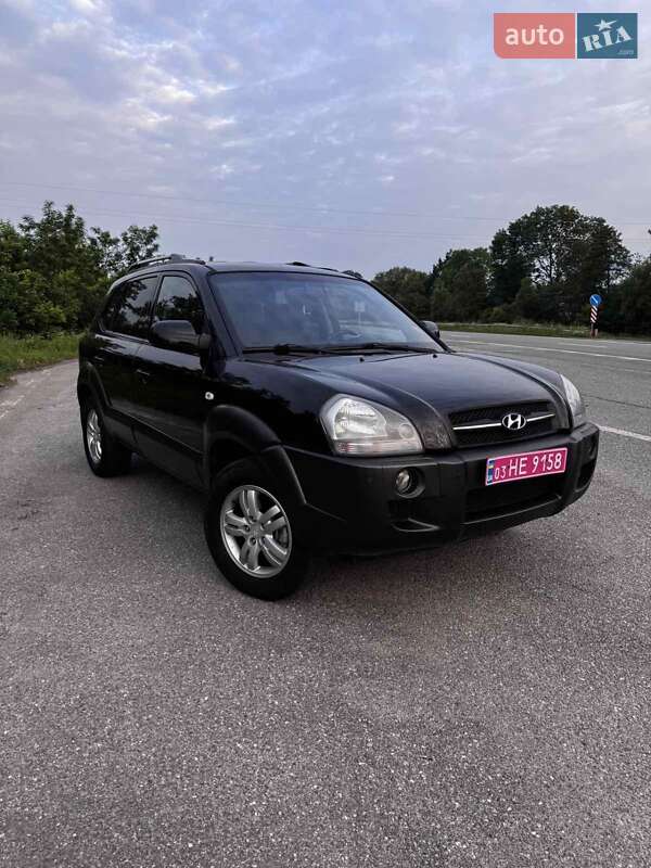 Внедорожник / Кроссовер Hyundai Tucson 2006 в 