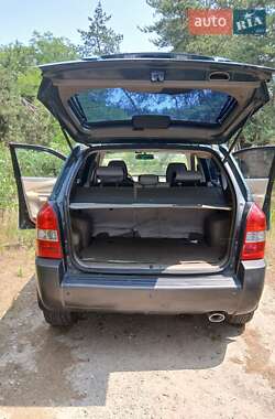 Внедорожник / Кроссовер Hyundai Tucson 2008 в 