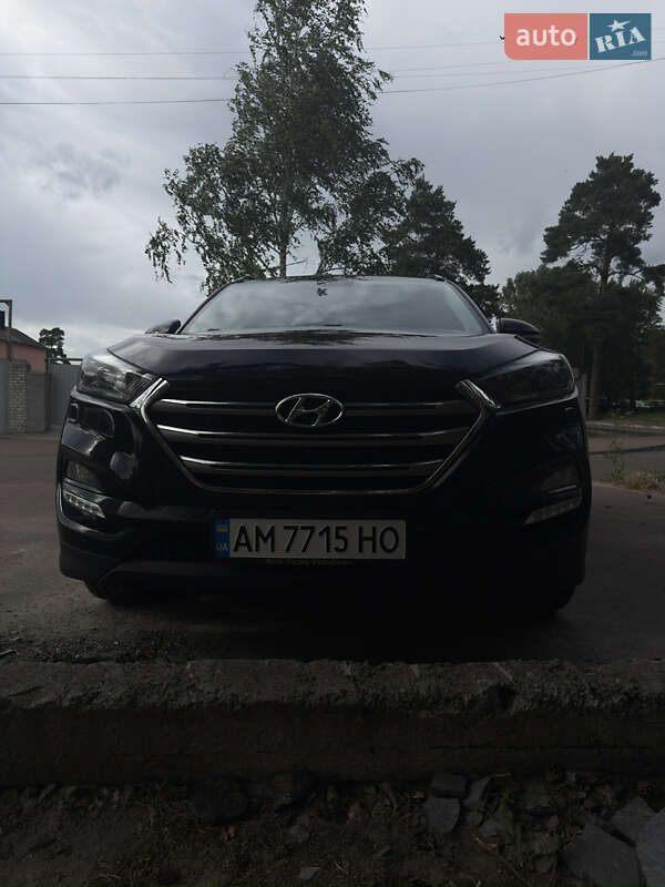 Позашляховик / Кросовер Hyundai Tucson 2016 в Києві