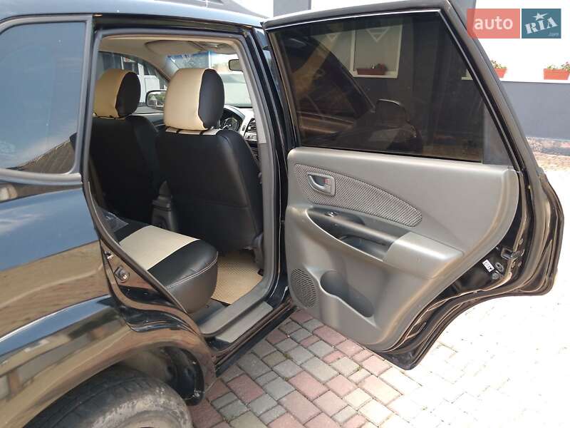 Внедорожник / Кроссовер Hyundai Tucson 2005 в Добрянском