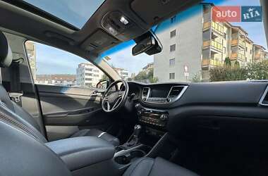 Позашляховик / Кросовер Hyundai Tucson 2016 в 