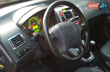 Внедорожник / Кроссовер Hyundai Tucson 2009 в 