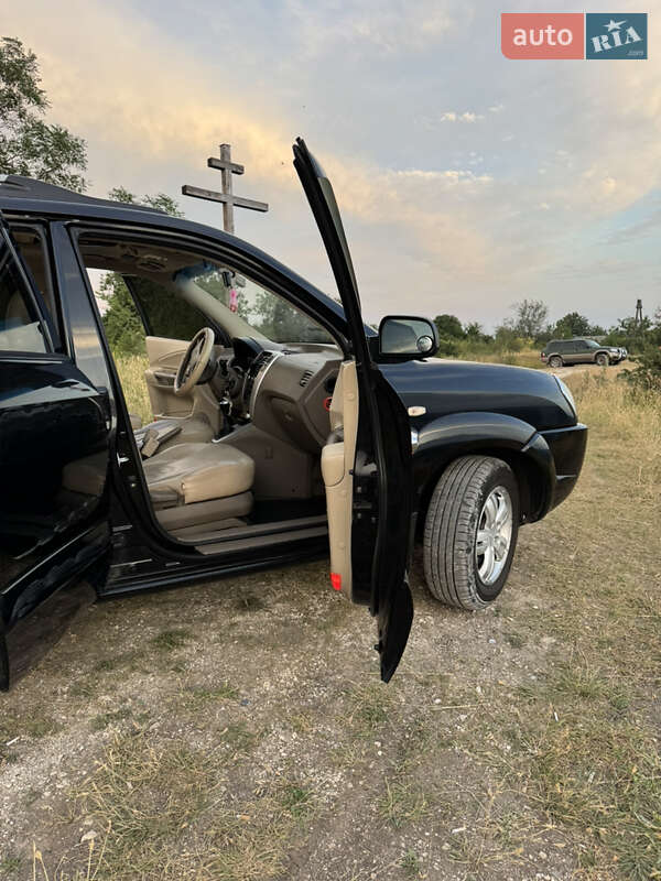 Позашляховик / Кросовер Hyundai Tucson 2008 в Ізюмі