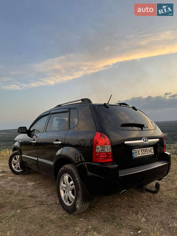 Позашляховик / Кросовер Hyundai Tucson 2008 в Ізюмі