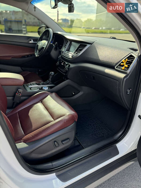 Внедорожник / Кроссовер Hyundai Tucson 2017 в Каменец-Подольском
