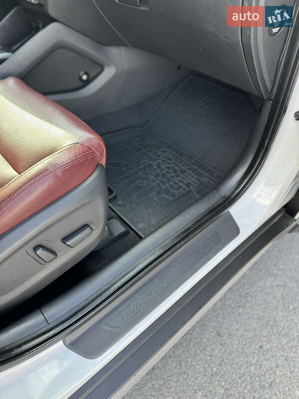 Внедорожник / Кроссовер Hyundai Tucson 2017 в Каменец-Подольском