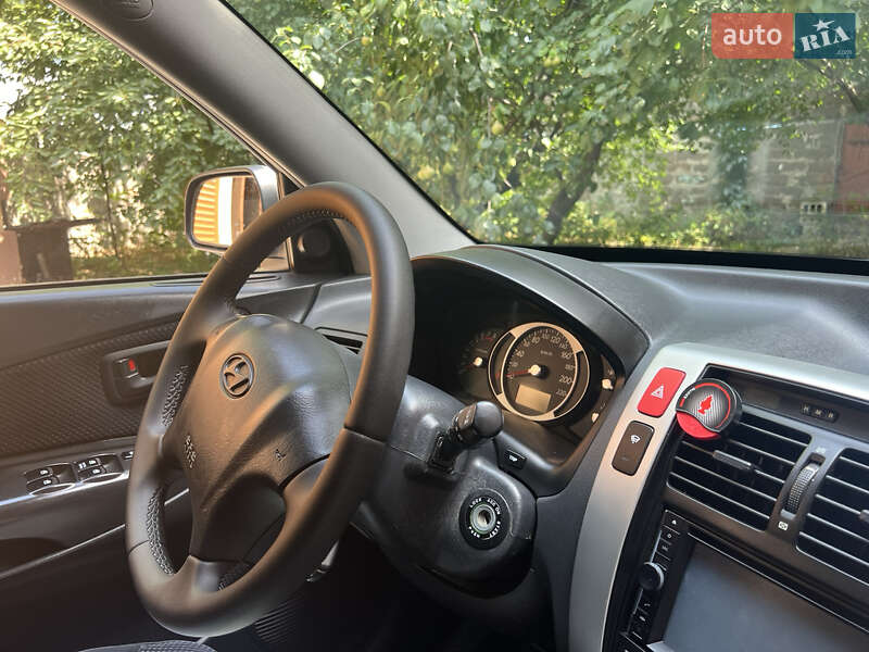Позашляховик / Кросовер Hyundai Tucson 2009 в Дніпрі