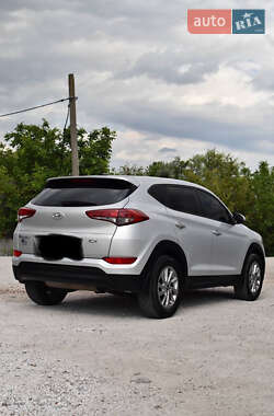 Внедорожник / Кроссовер Hyundai Tucson 2017 в 