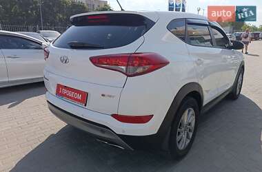 Внедорожник / Кроссовер Hyundai Tucson 2015 в 
