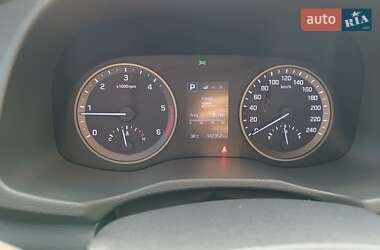 Внедорожник / Кроссовер Hyundai Tucson 2015 в 