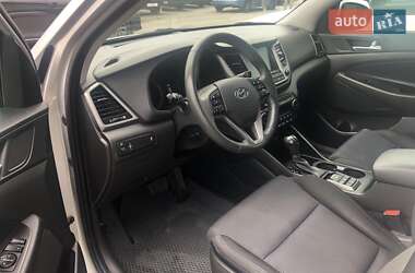 Внедорожник / Кроссовер Hyundai Tucson 2017 в 
