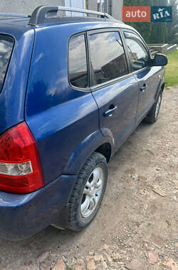 Внедорожник / Кроссовер Hyundai Tucson 2006 в 