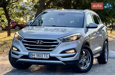 Внедорожник / Кроссовер Hyundai Tucson 2016 в 