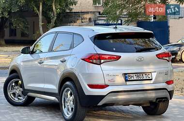 Внедорожник / Кроссовер Hyundai Tucson 2016 в 