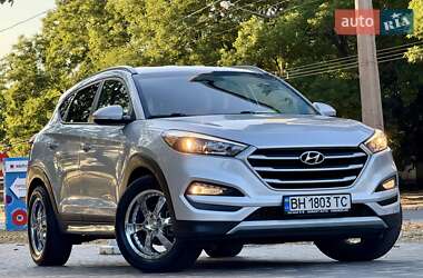 Внедорожник / Кроссовер Hyundai Tucson 2016 в 