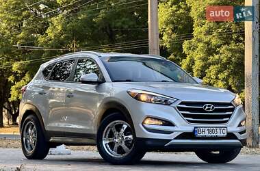 Внедорожник / Кроссовер Hyundai Tucson 2016 в 