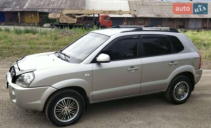Внедорожник / Кроссовер Hyundai Tucson 2005 в Ромнах