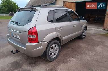 Внедорожник / Кроссовер Hyundai Tucson 2006 в 