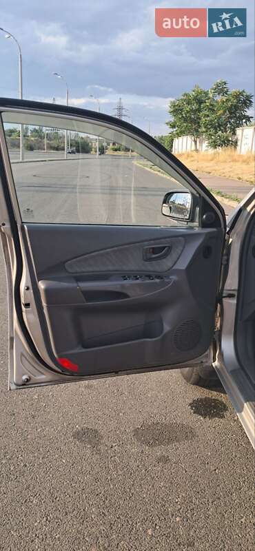 Позашляховик / Кросовер Hyundai Tucson 2005 в Одесі