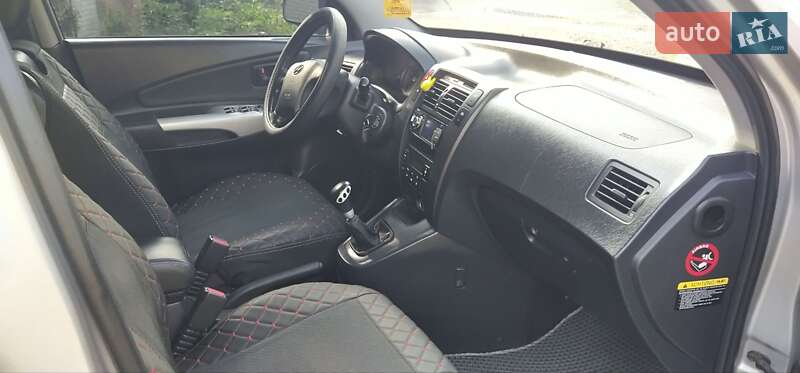 Внедорожник / Кроссовер Hyundai Tucson 2005 в Ромнах