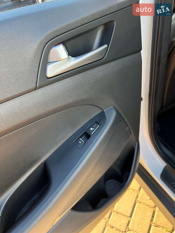 Позашляховик / Кросовер Hyundai Tucson 2016 в Кривому Розі