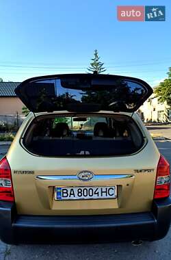 Внедорожник / Кроссовер Hyundai Tucson 2004 в 