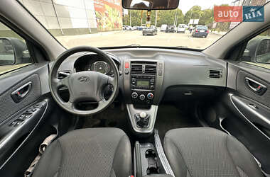 Внедорожник / Кроссовер Hyundai Tucson 2013 в 