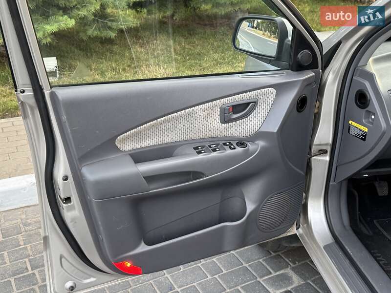Внедорожник / Кроссовер Hyundai Tucson 2005 в Одессе