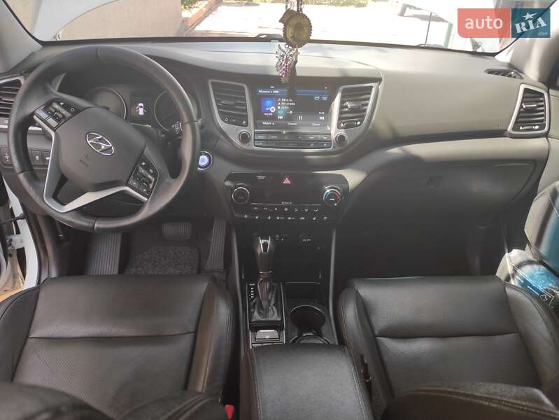 Позашляховик / Кросовер Hyundai Tucson 2016 в Одесі