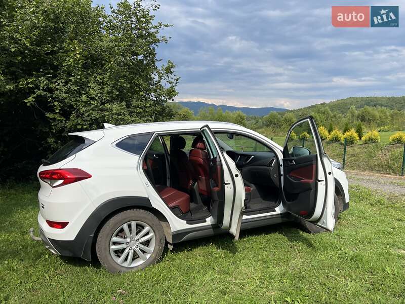 Внедорожник / Кроссовер Hyundai Tucson 2016 в Сваляве фото 9 Внедорожник / Кроссовер Hyundai Tucson 2016 в Сваляве