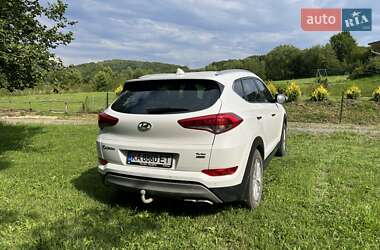 Внедорожник / Кроссовер Hyundai Tucson 2016 в Сваляве