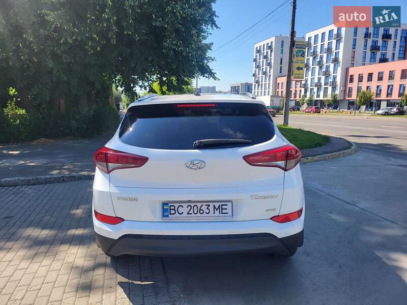 Позашляховик / Кросовер Hyundai Tucson 2016 в Львові