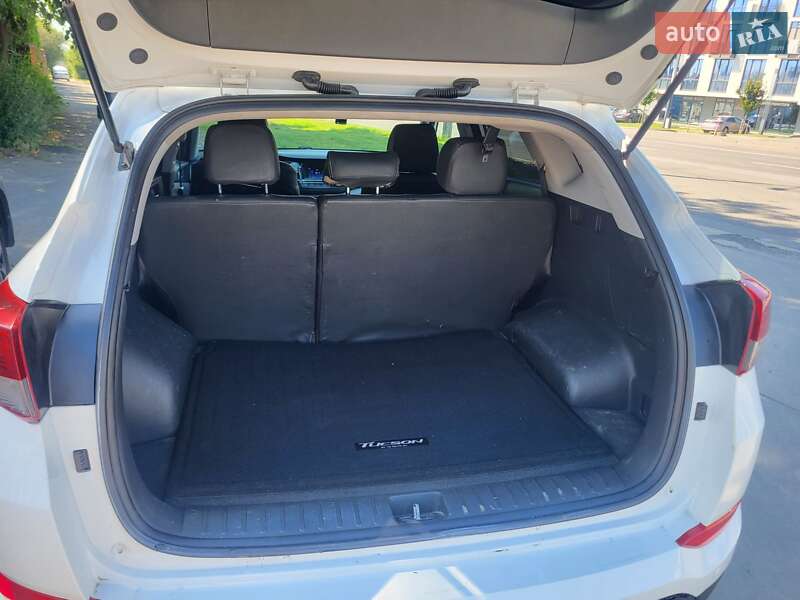 Позашляховик / Кросовер Hyundai Tucson 2016 в Львові