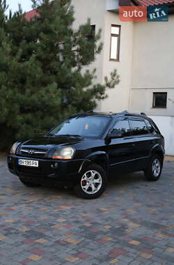 Внедорожник / Кроссовер Hyundai Tucson 2009 в 