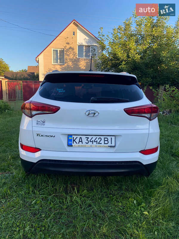 Позашляховик / Кросовер Hyundai Tucson 2016 в Києві